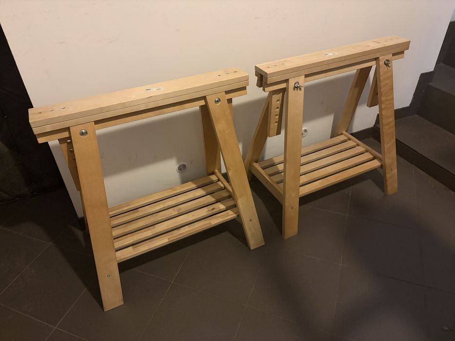 Dwa koziolki Finnvard Ikea, biurko