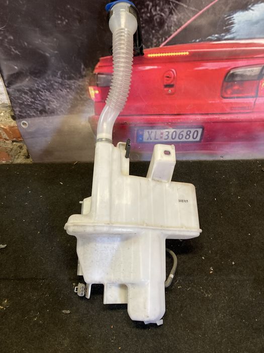 Бачок омивача з моторчиком Mazda CX-5 kd4567480