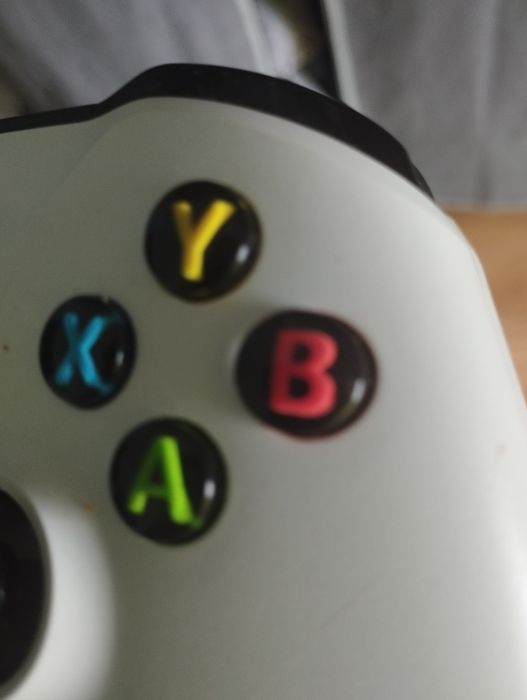 Original Xbox One Controller in Good Condition64354259711873121