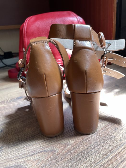 Босоножки Zara