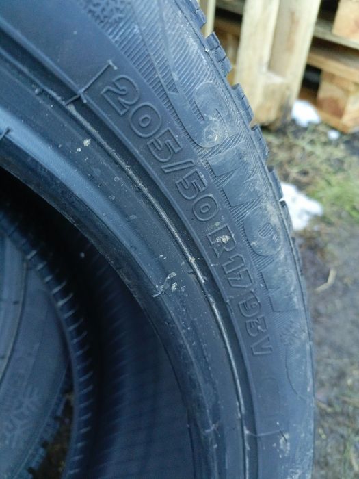 Nowe opony zimowe 205/50/17 kormoran 2 sztuki 2024r