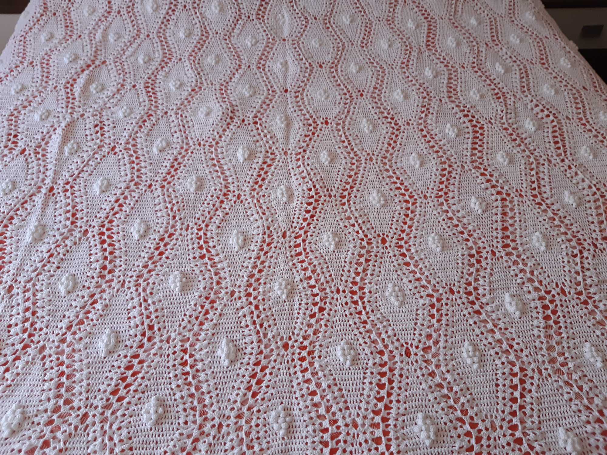 Colcha em Renda/ Crochet nunca usada