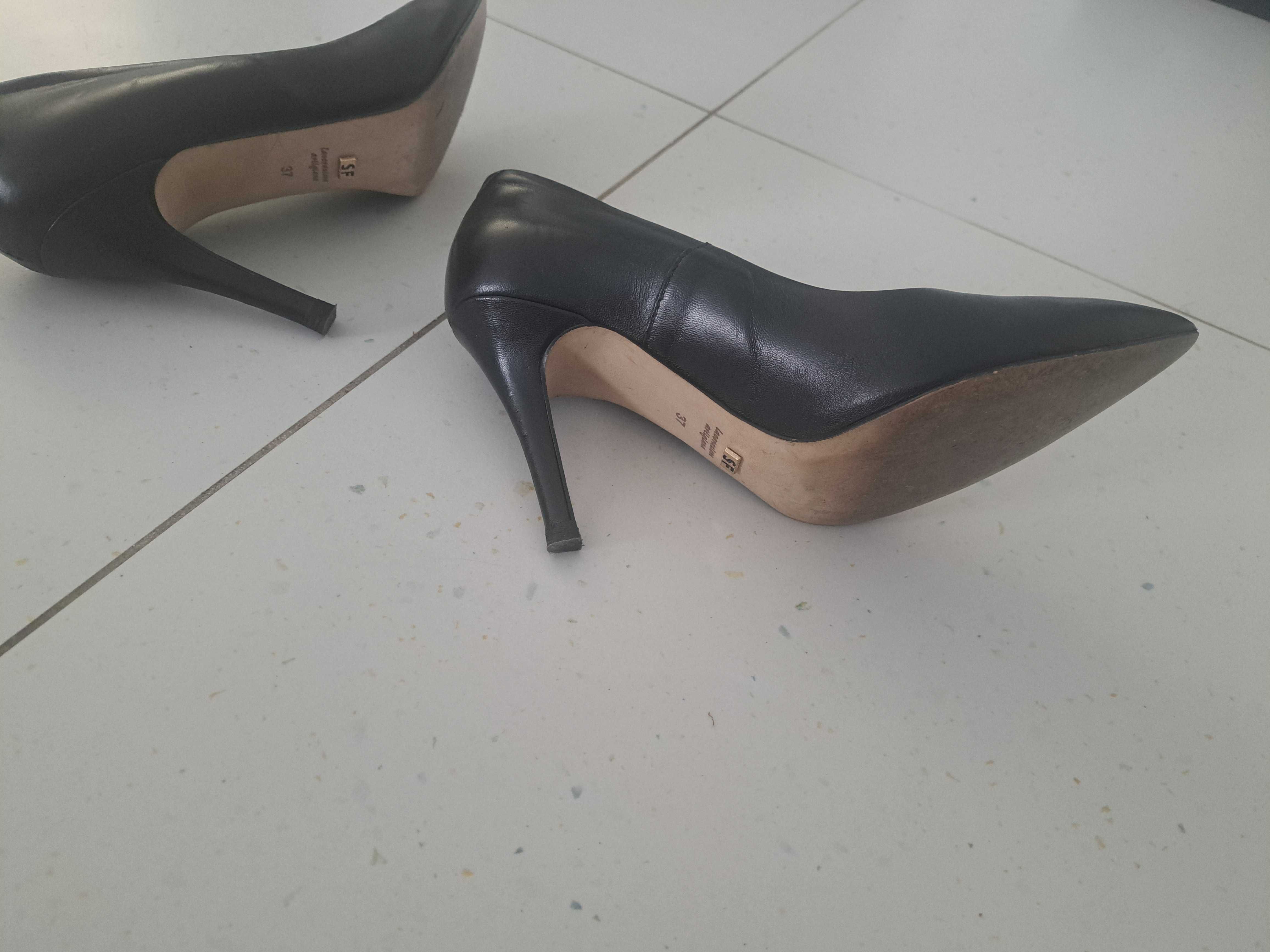 Szpilki czarne Solo Femme