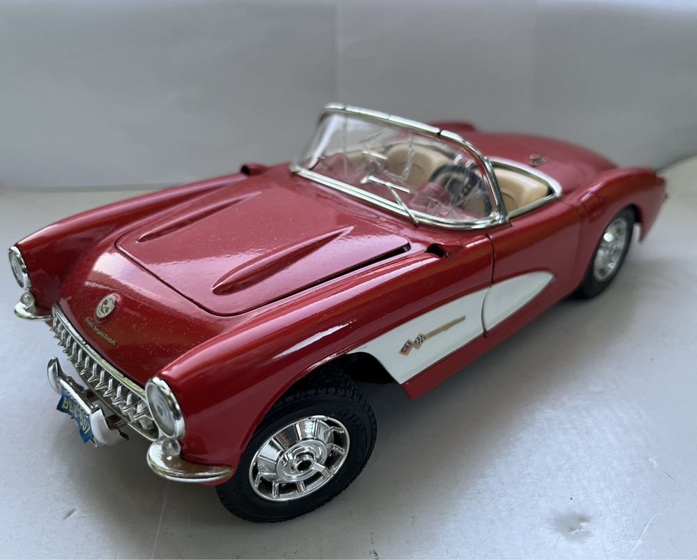 Model samochodu w skali 1:18 Chevrolet Corvette Bburago Burago