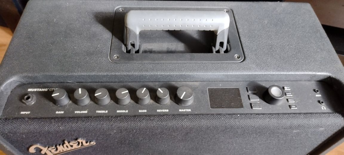 Fender Mustang GT 100