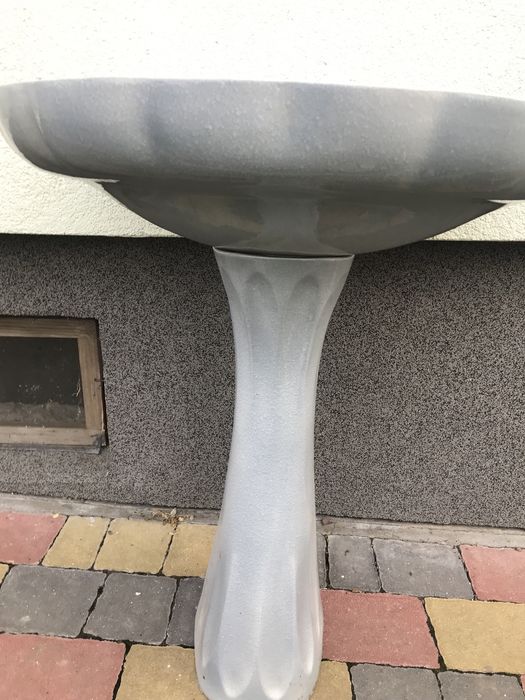 Умивальникн  новий