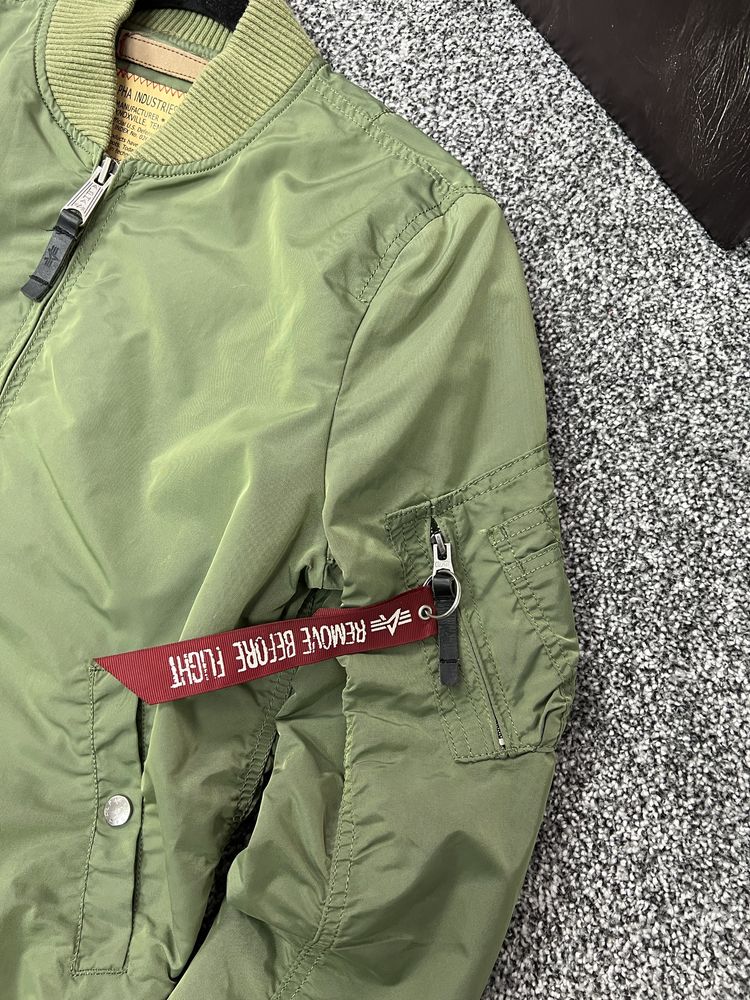Чоловічий бомбер alpha industries