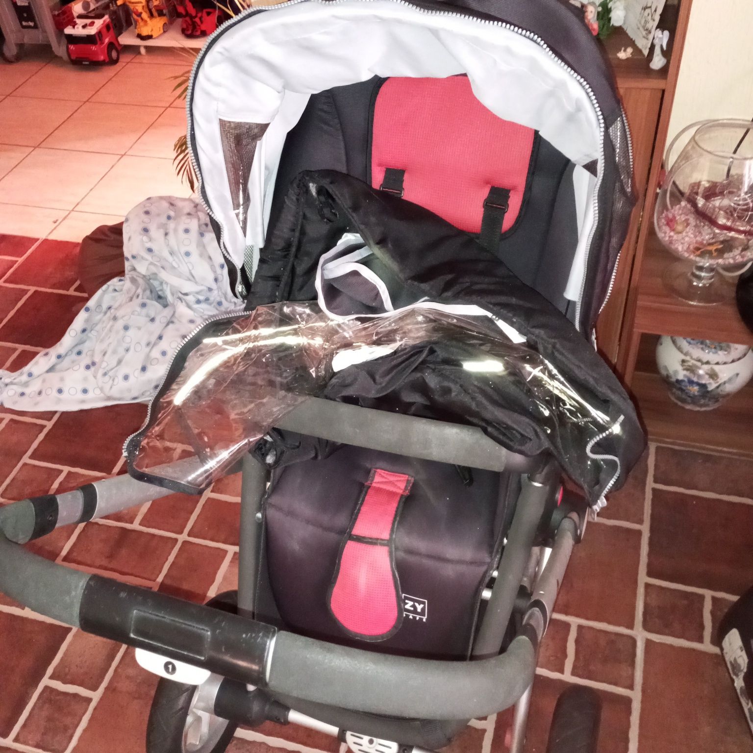 Vendo carrinho bebe marca Zippy