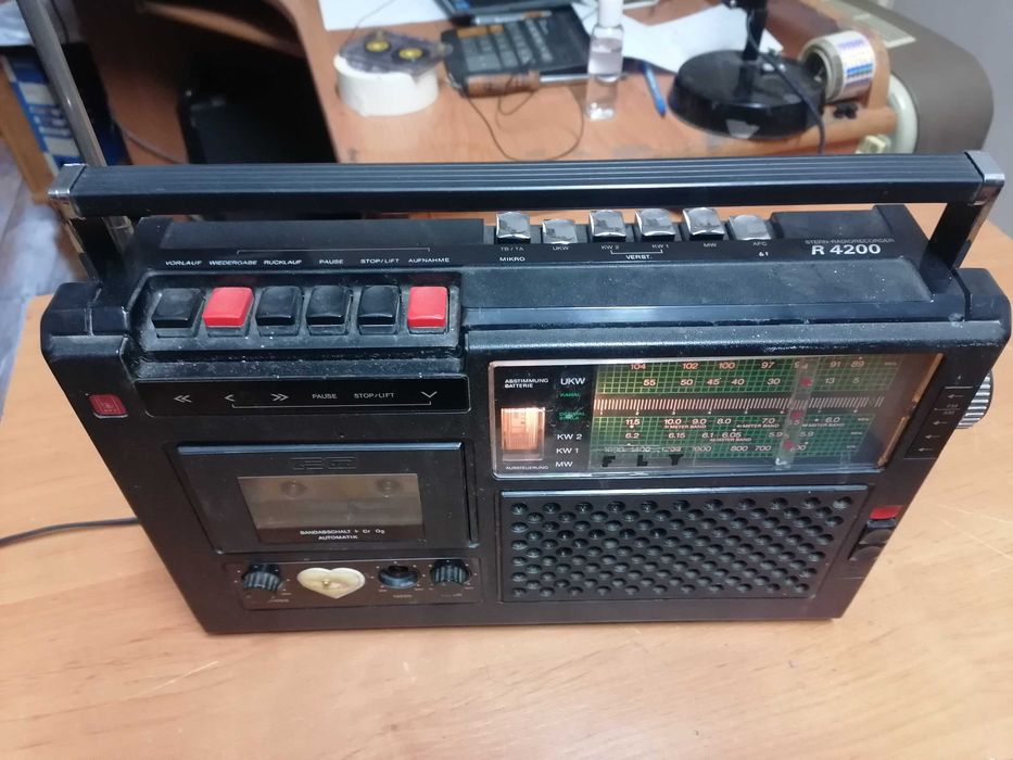Radiomagnetofon RFT R4200