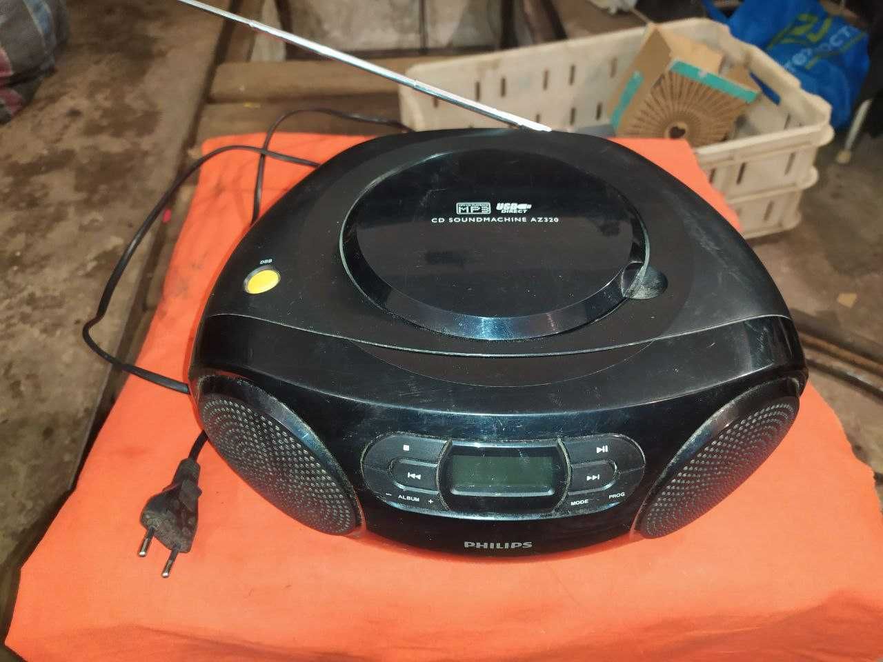 Продам магнитолу Philips AZ320, полностью рабочая (Радио, CD, USB)