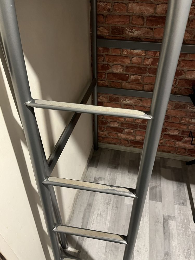 Łóżko piętrowe na antresoli ikea