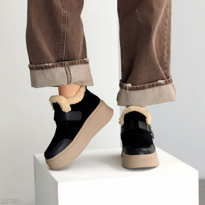 Жіночі шкіряні зимові черевики в кольорах