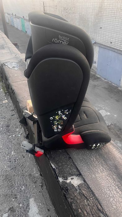 Автокрісло Britax-Romer KIDFIX 2 R (трансформується в бустер)