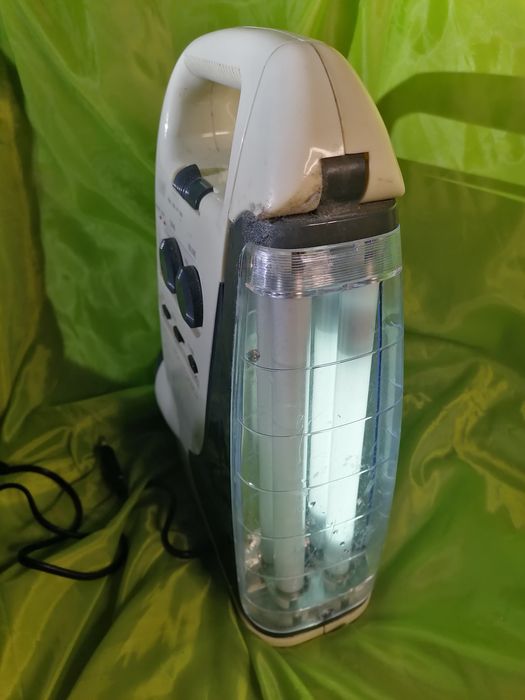 Радиоприемник/фонарик