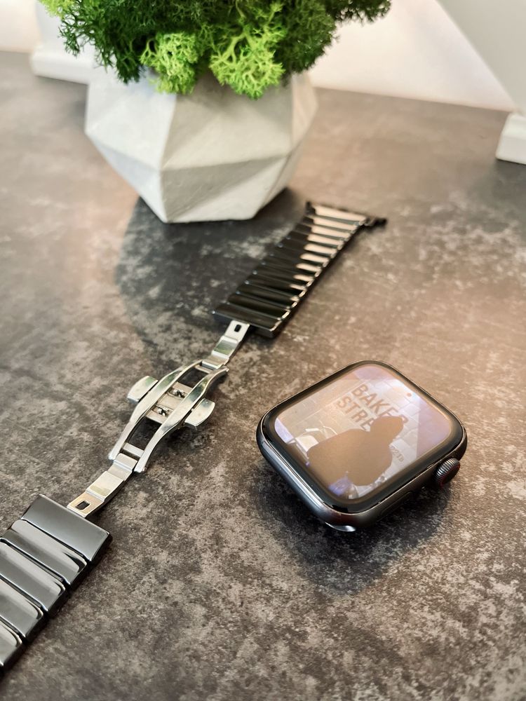 Apple Watch SE 44 mm A2354 LTE + GPS