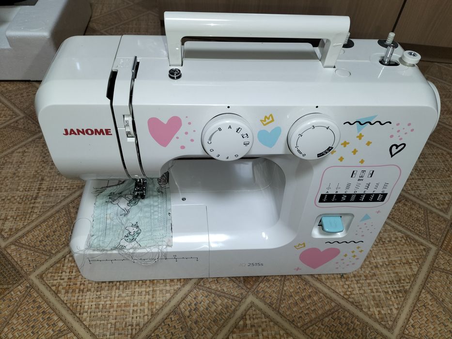 Продам швачну машину