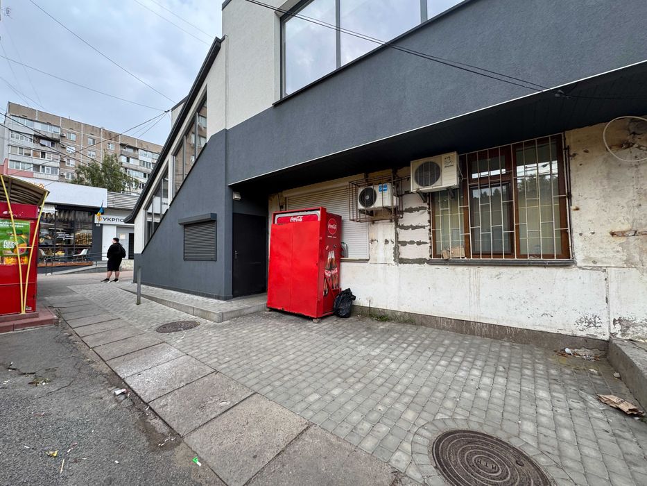 Приміщення під офіс/салон по вул. Генерала Момота (Луначарського)