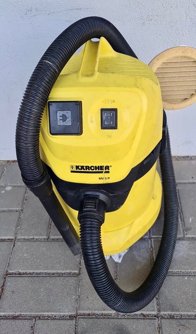 Odkurzacz wodny przemysłowy KARCHER A 2054 o mocy 1200W, poj. 12l