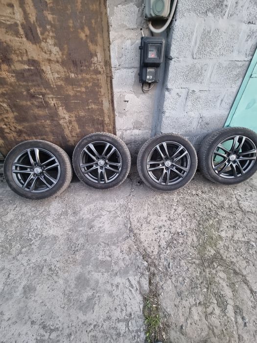 Продам диски R17 5/114.3 с резиной