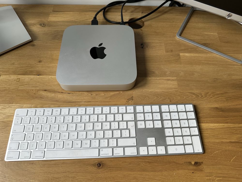 Mac Mini plus klawiatura