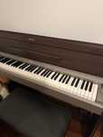 Piano Yamaha Arius
