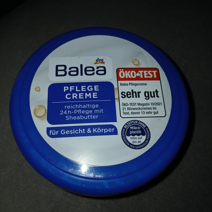 Крем Balea для лиця та тіла