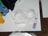 Corpette branco de renda SHEIN x Anitta