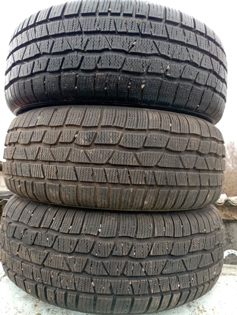 Продам зимние шины 205/50 r17