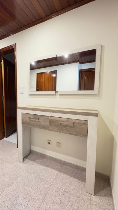 Aparador com Espelho