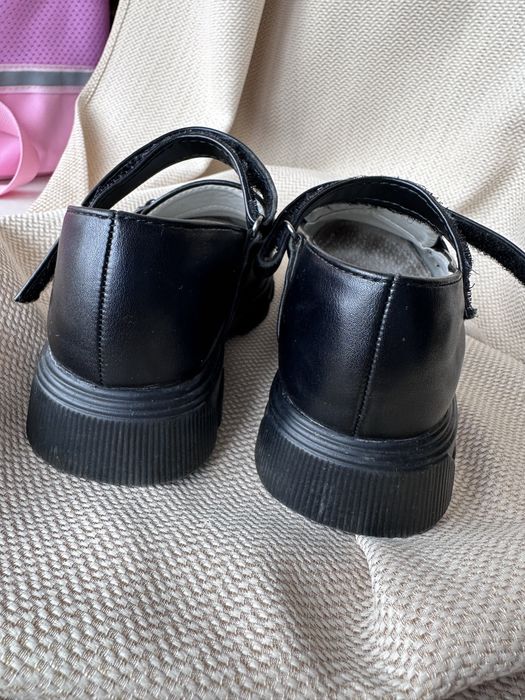 Туфлі НОВІ для дівчинки 29р.