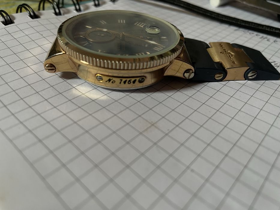 Часы годиник.