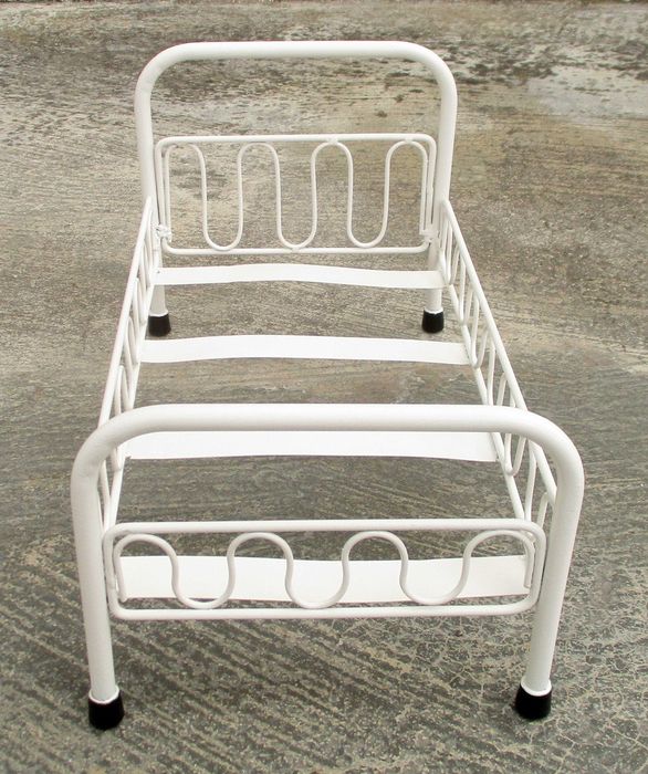 Cama de bonecas vintage