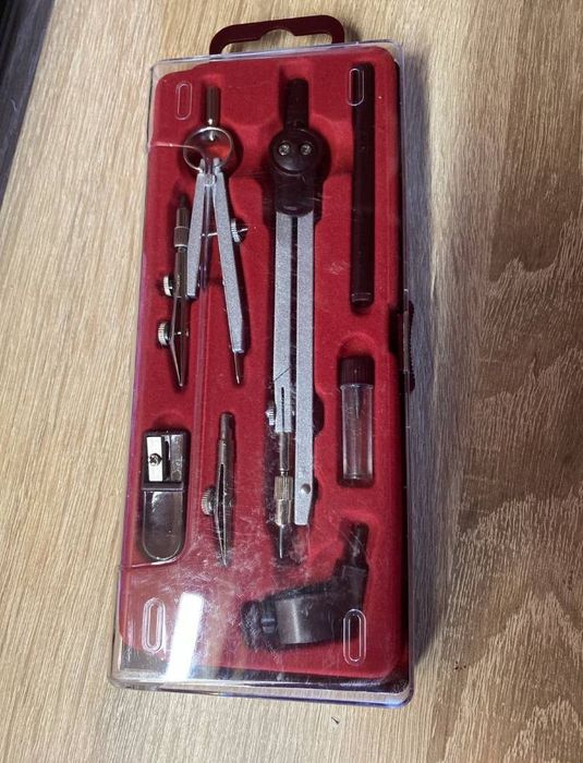 Креслярський набір циркулів