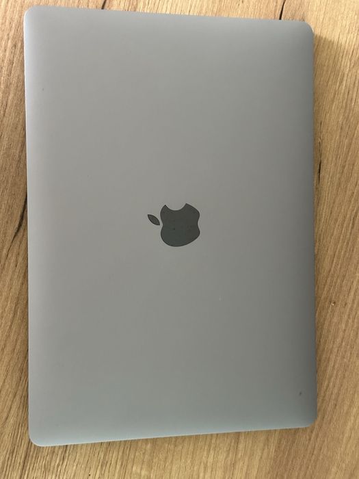 MacBook pro,13,2020 год a2251, 16/512,батарея меньше 100 циклов