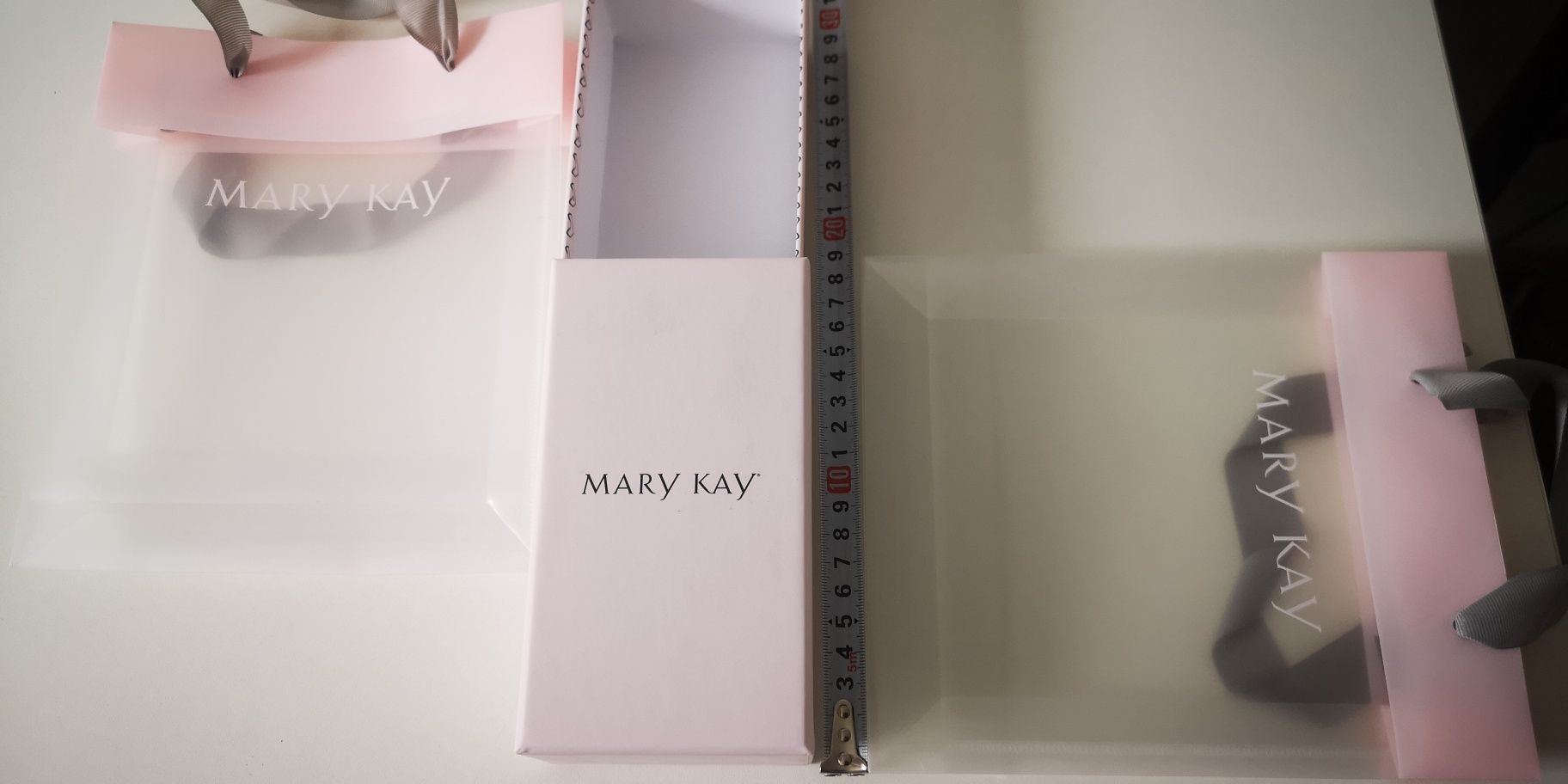 Pudełko oraz dwie torebki transparentne na prezent Mary Kay