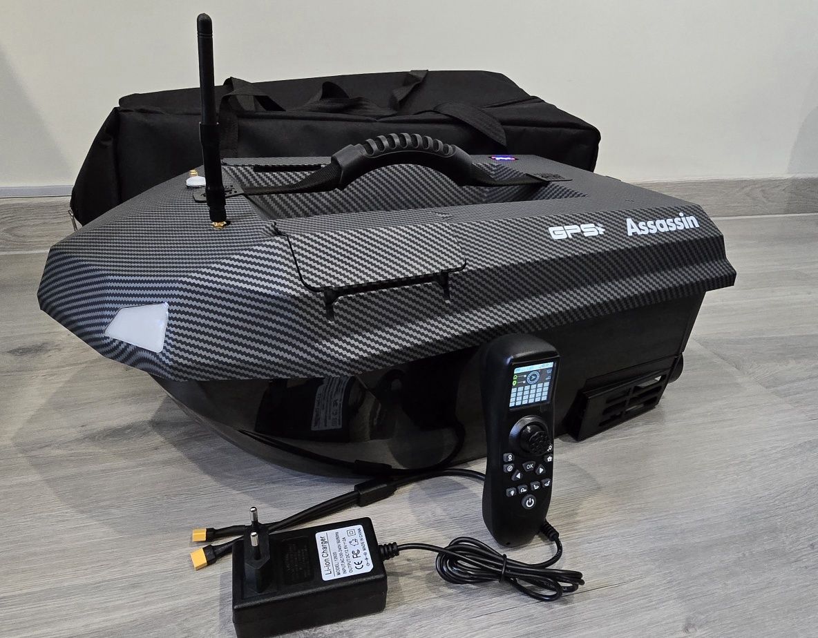 Łódka zanętowa  manuowell gps,autopilot Torba