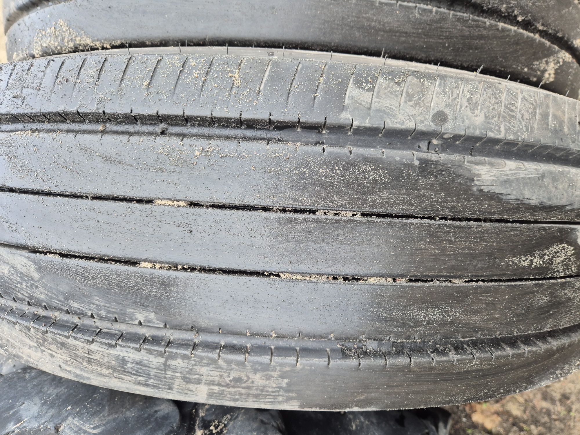 Opony 245/70r19.5j