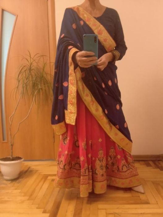 Дивовижні комплекти, сарі і чолі, індійське  вбрання