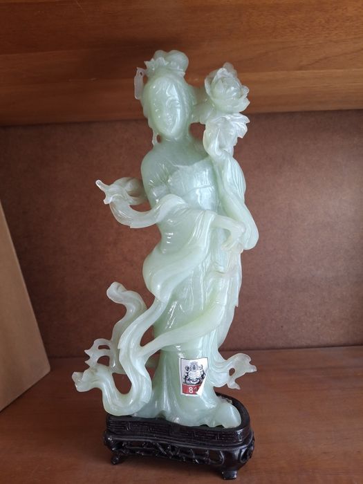 Estatueta em jade deusa antiga