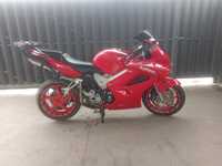 Продам Honda VFR800