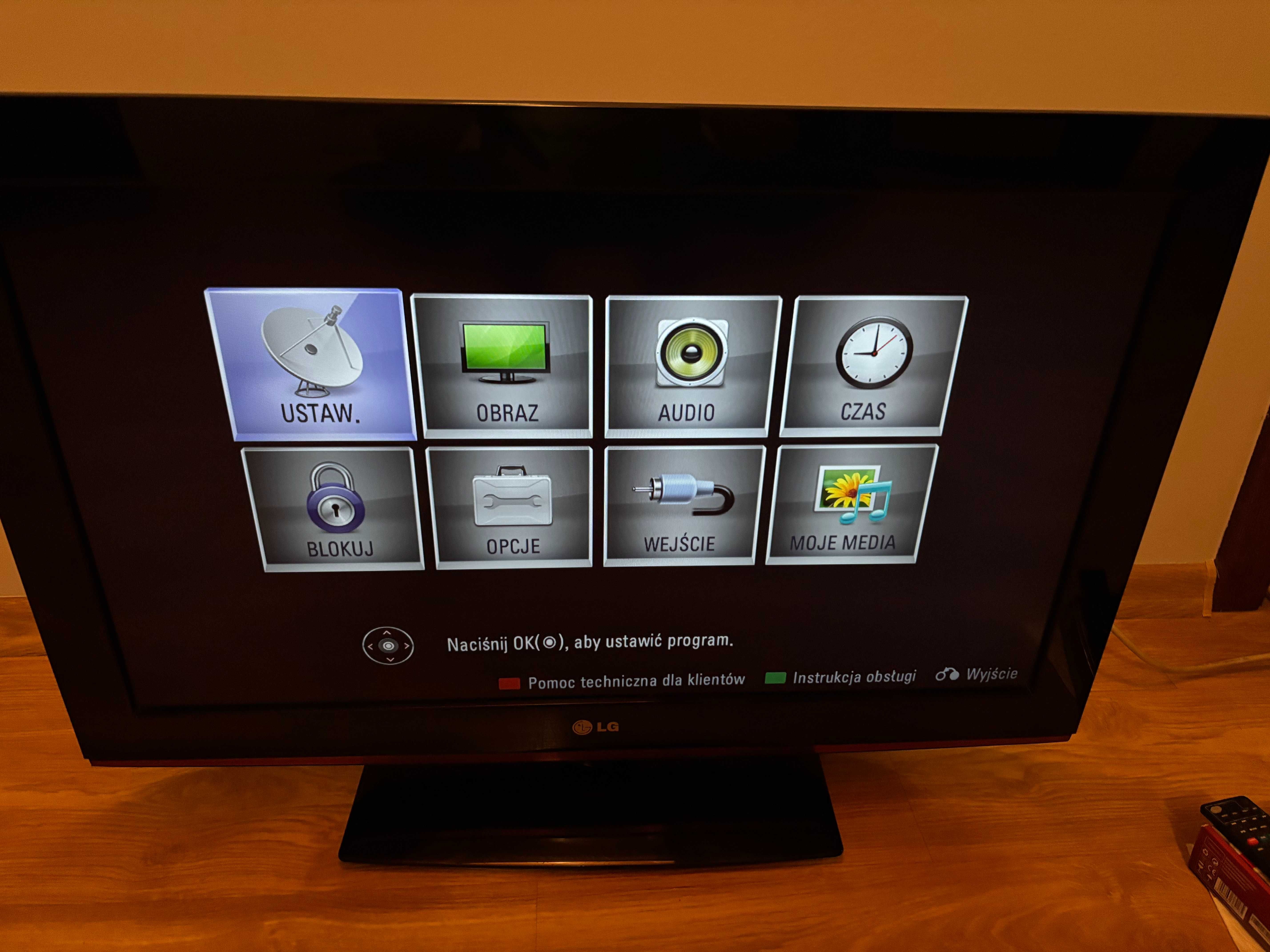 Telewizor LG 32LD350 32 cale + dekoder do DVB-T2