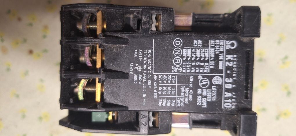 Przekaźnik elektryczny szynowy stycznik K2-30 A10 Benedikt & Jager