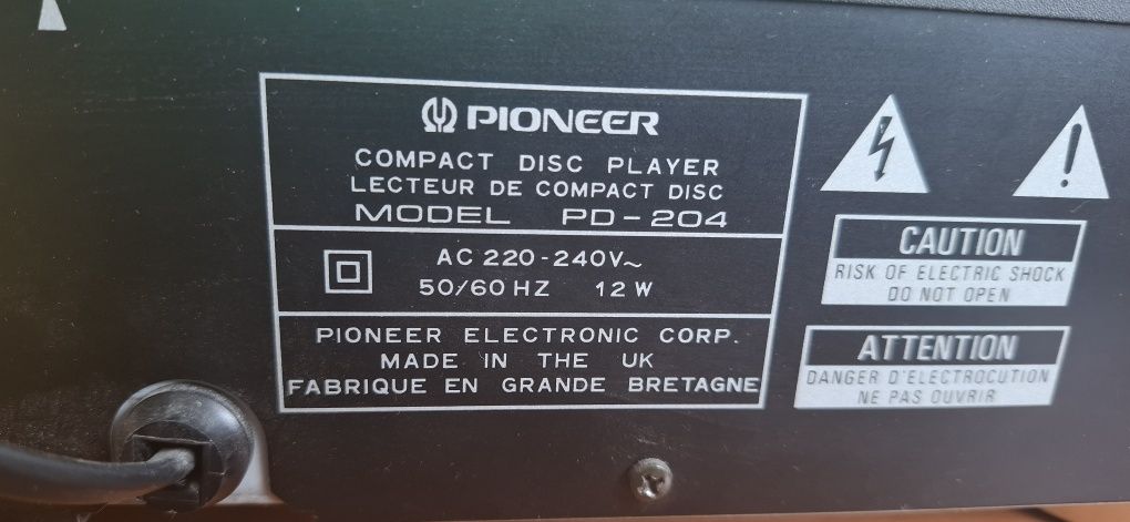 Pioner compact disc player PD 204