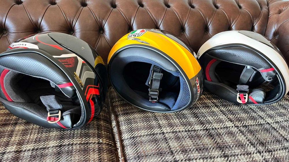 Capacetes Shoei NXR e AGV K3