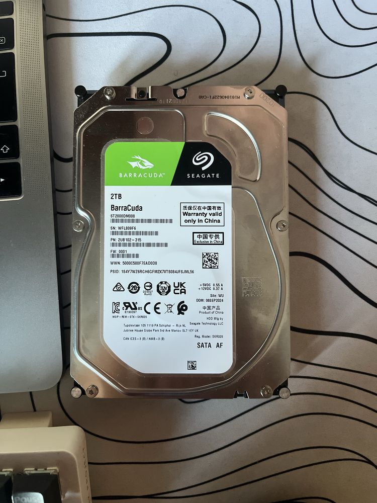 Жесткий диск Seagate Barracuda HDD 2TB