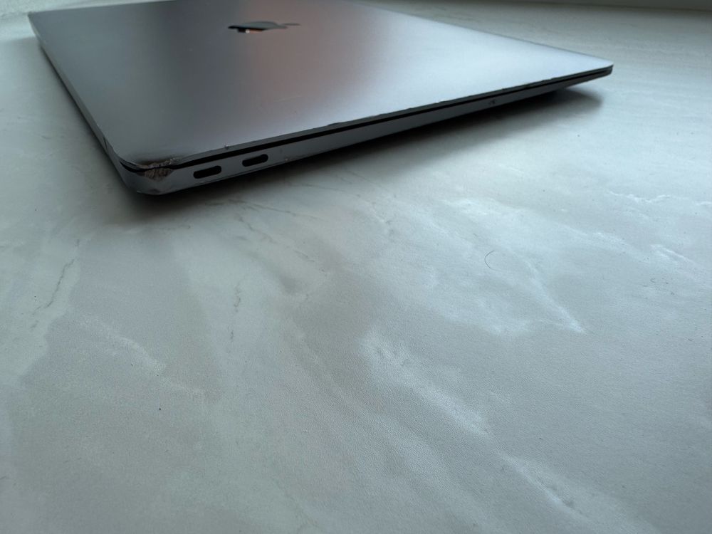 Macbook Air M1 space gray