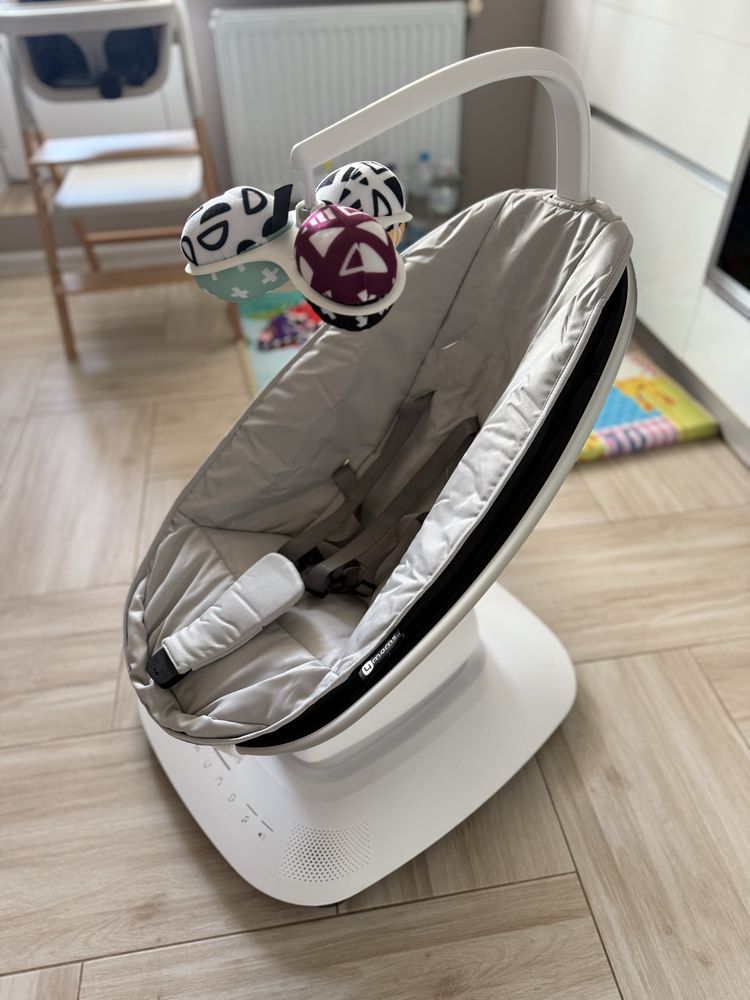 Крісло-гойдалка 4Moms MamaRoo 5.0 Gray Classic