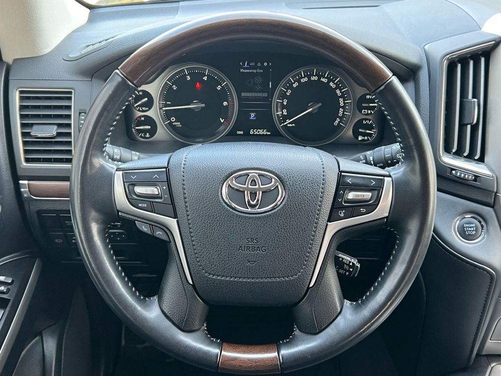 Toyota Land Cruiser 2020 Офіційний Не фарбований