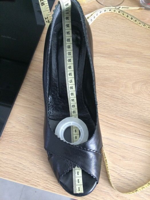 Czarne skórzane buty Ryłko rozmiar 37,5