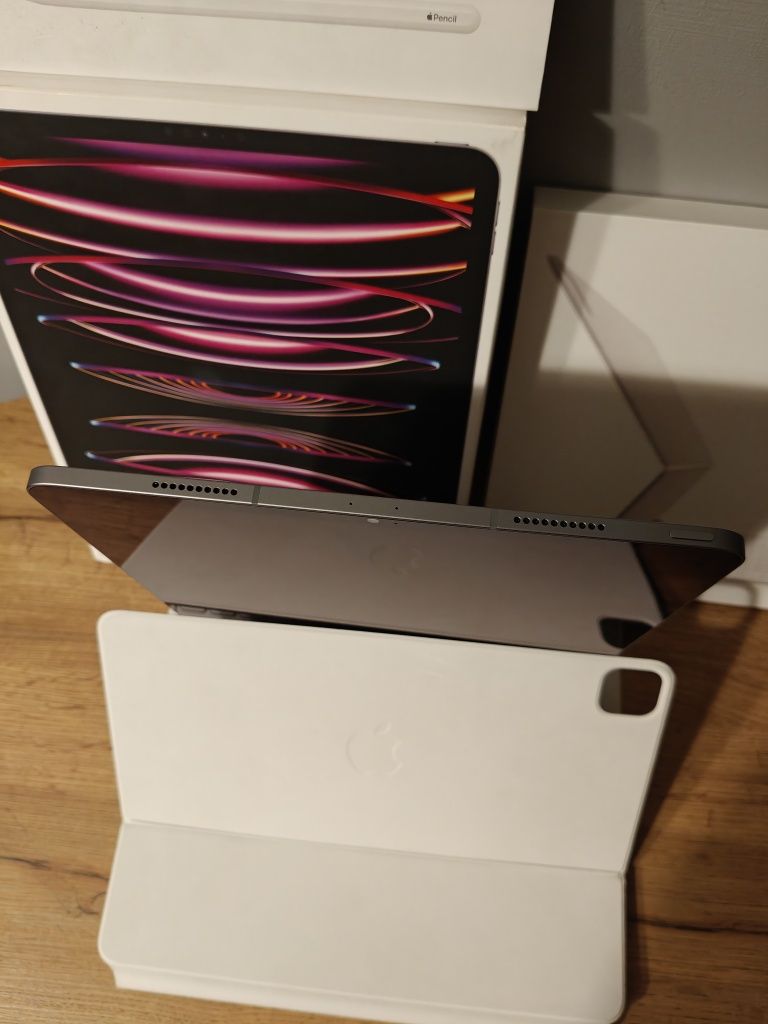 Zestaw iPad Pro 12,9" (6gen.) 512Gb Cellular + Magic Kaybord + Pencil